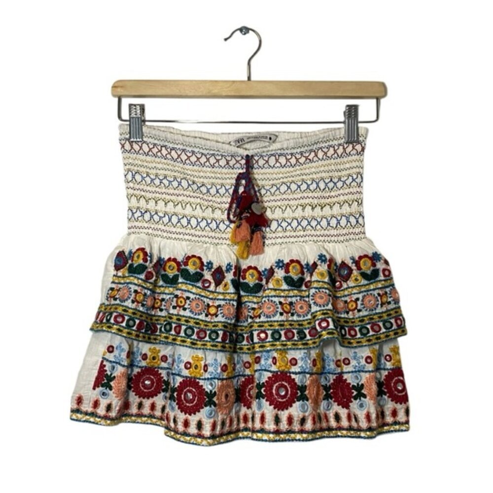 Zara White Embroidered Mini Skirt — Size S - Picture 3 of 10